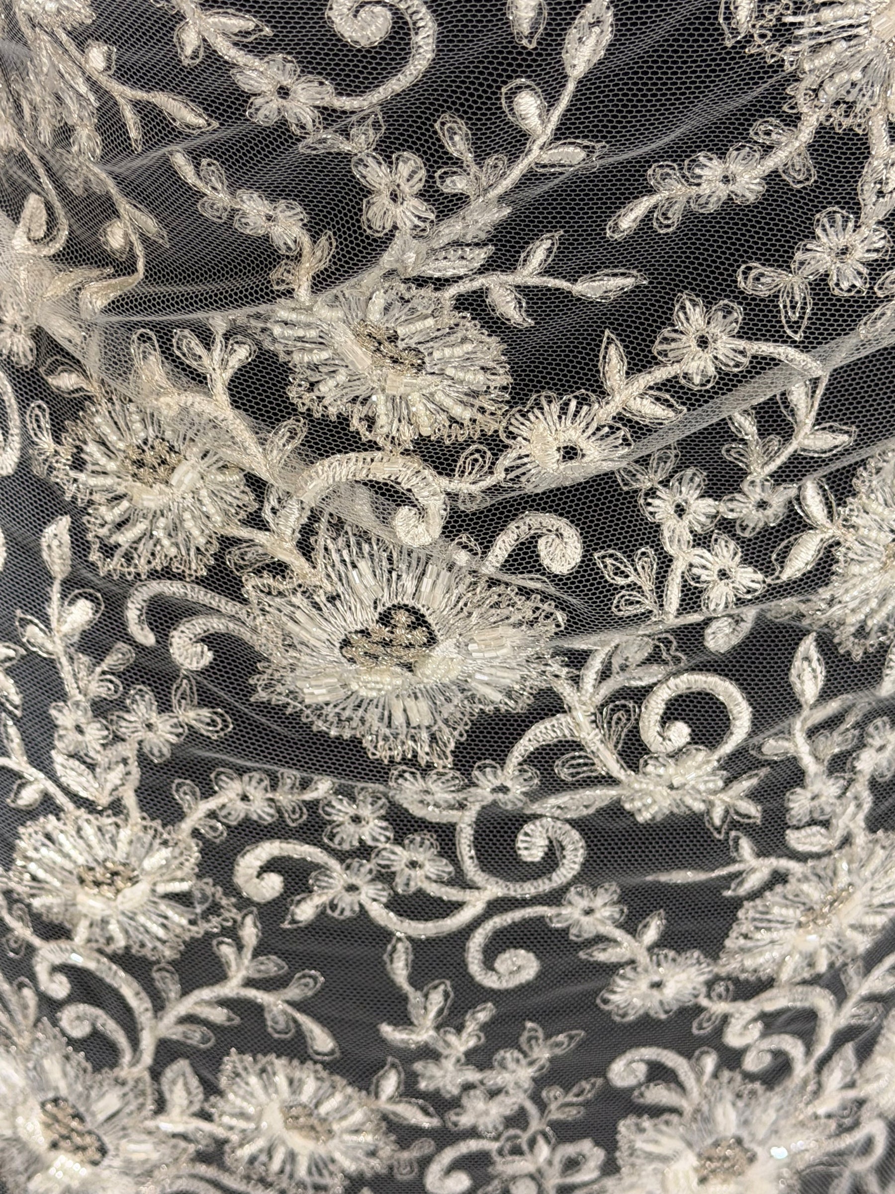 Ivory Beaded Lace - P992