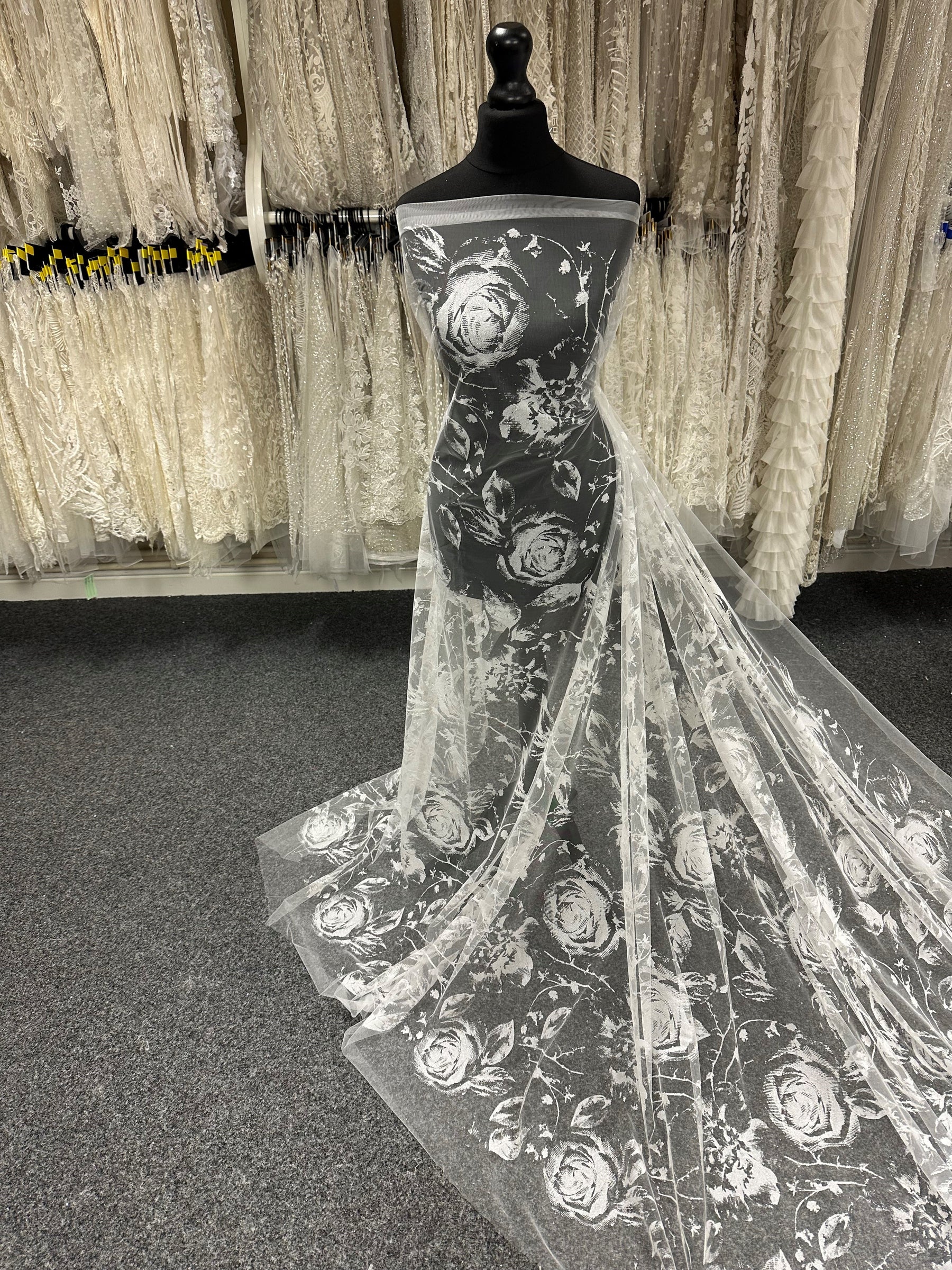 Ivory Glitter Lace - Needle