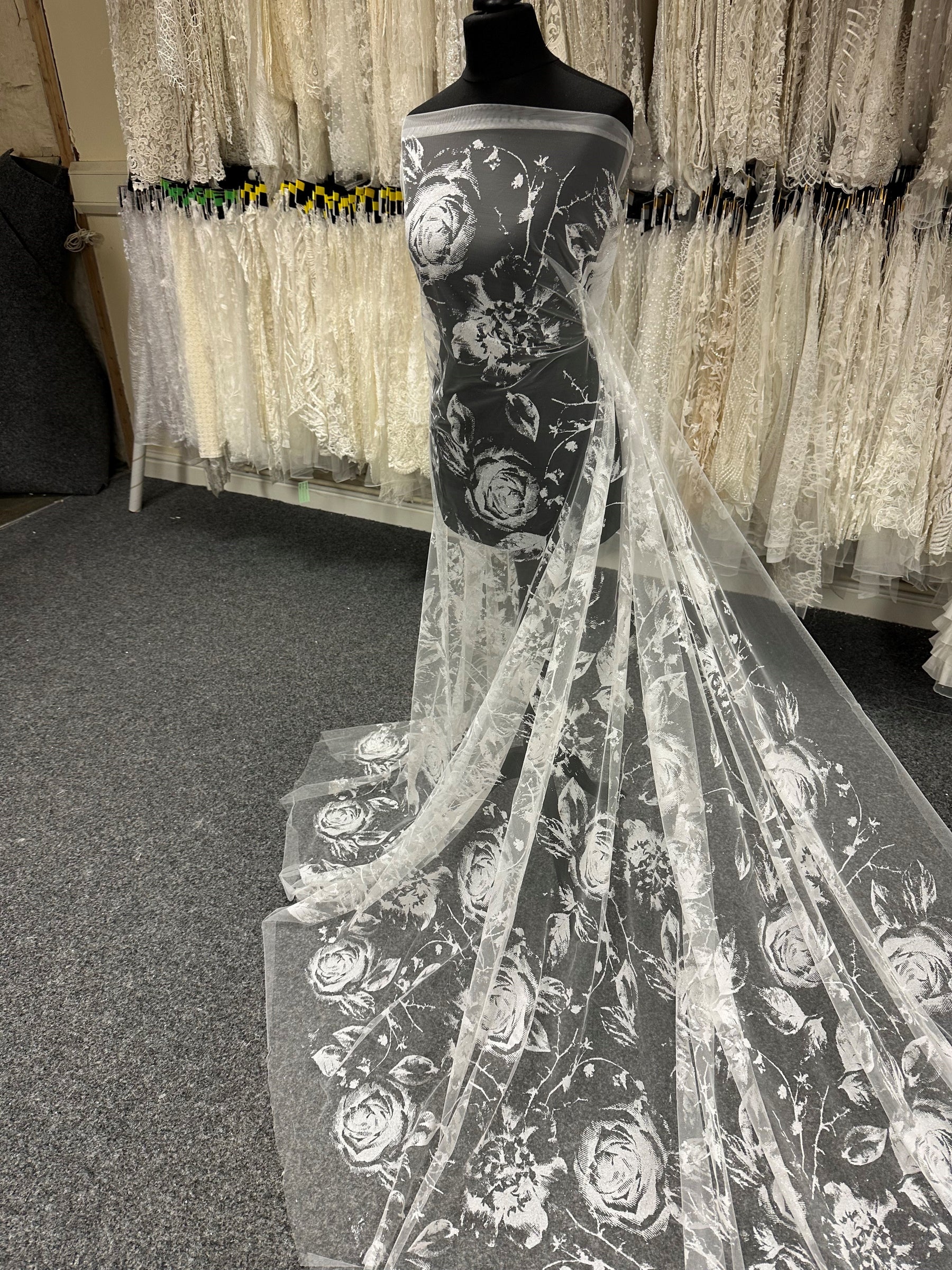 Ivory Glitter Lace - Needle