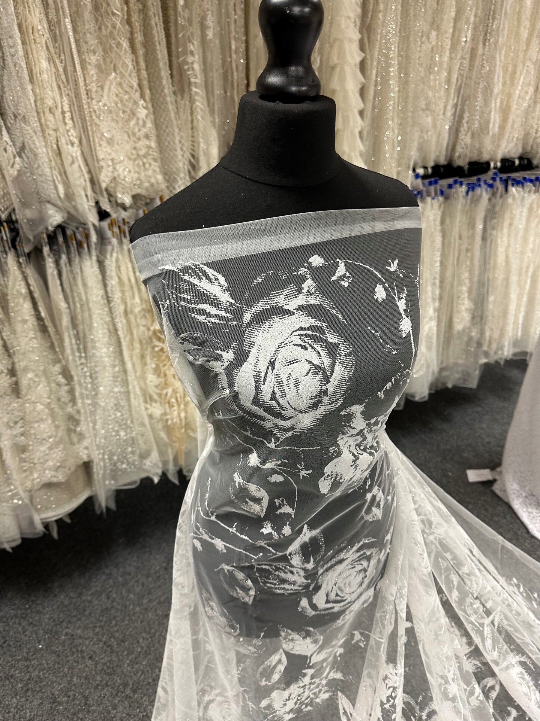 Ivory Glitter Lace - Needle