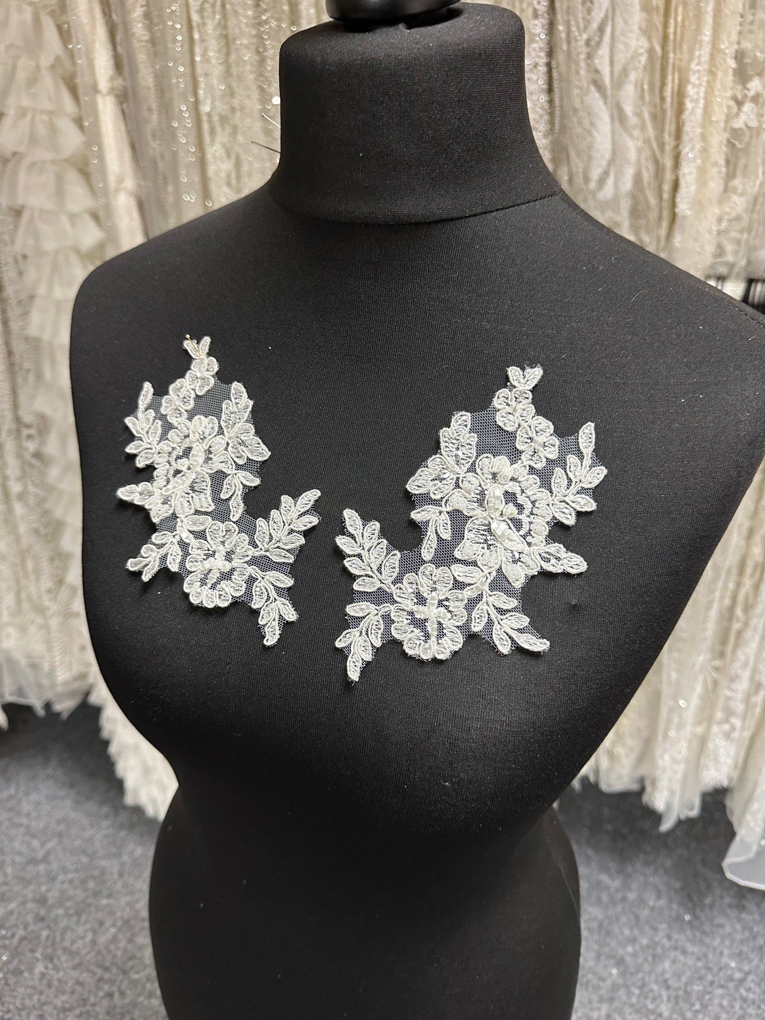 Ivory Beaded Lace Appliques - Noisy