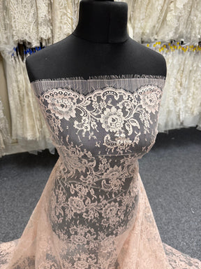 Dusky Rose Chantilly Lace - P205