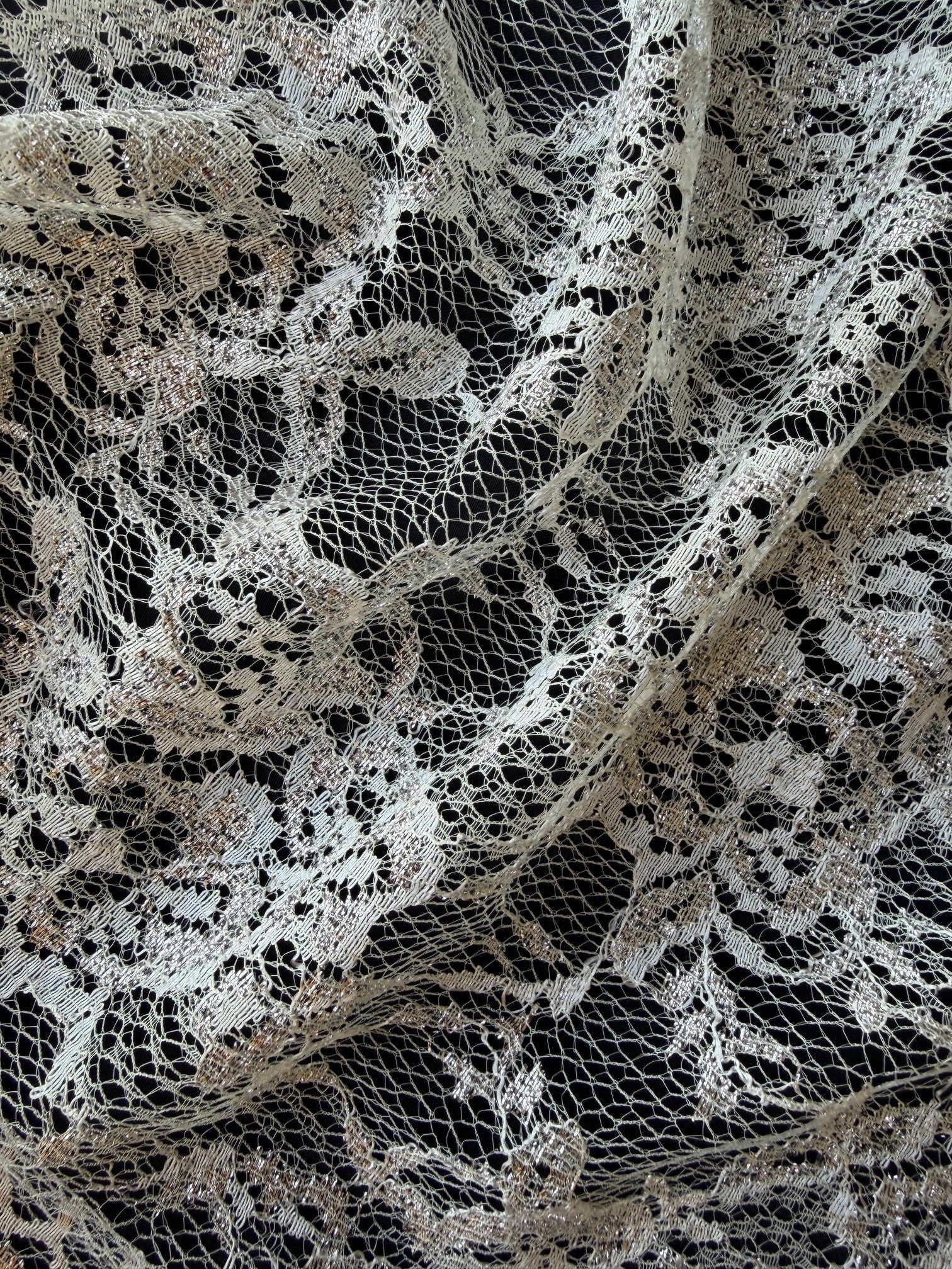 Ivory with Silver Chantilly Lace - P208