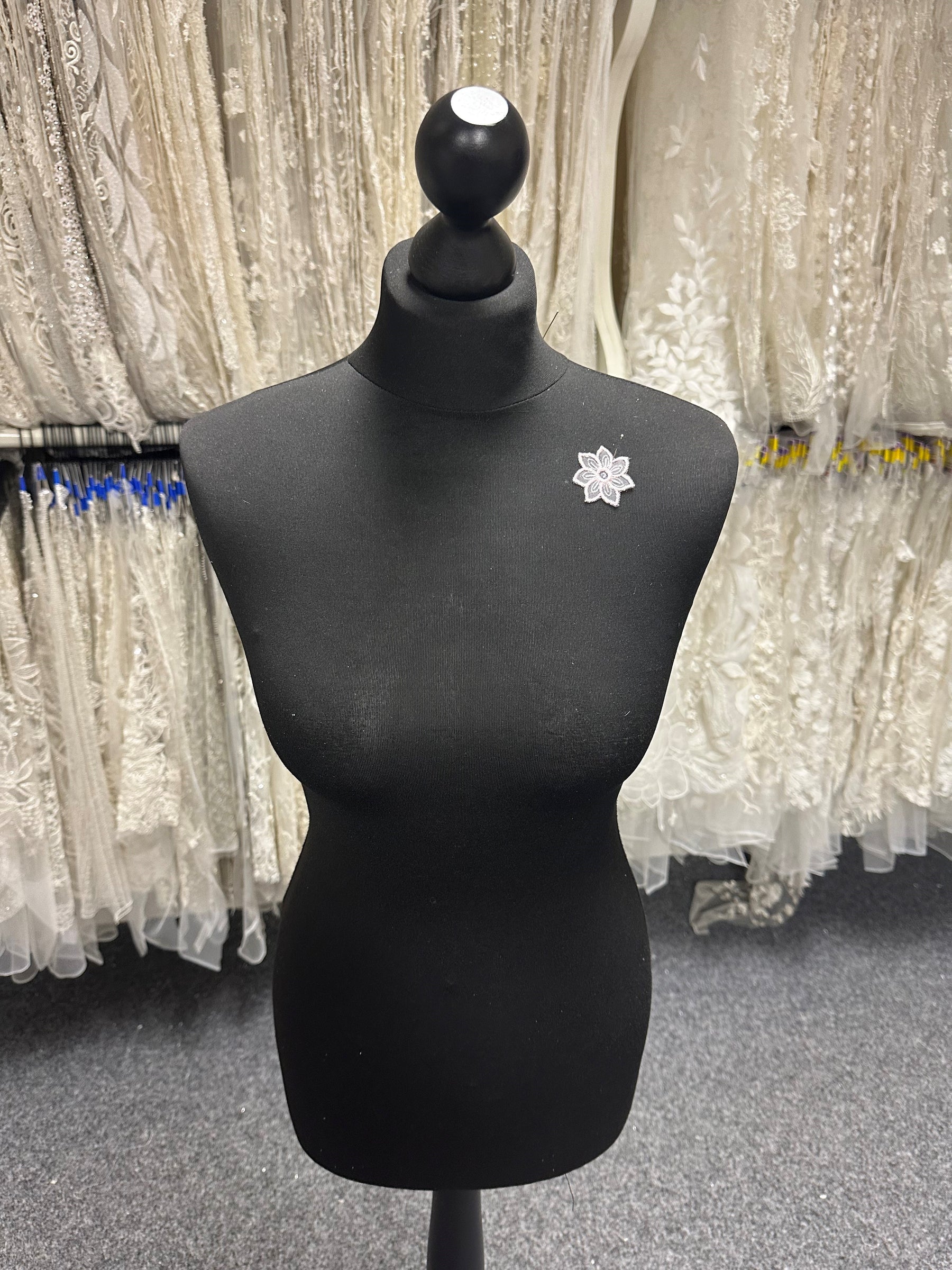 Pink Daisy Motif with Swarovski - Aladdin