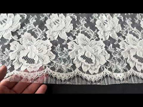 Ivory Chantilly Lace - P180