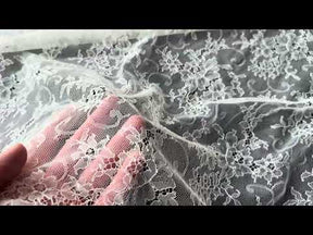 Ivory Chantilly Lace - P301