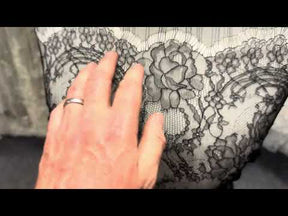Black Chantilly Lace - P725