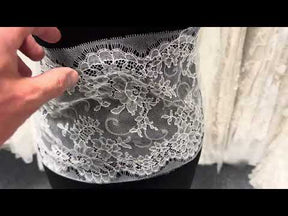 Ivory Chantilly Lace Trim - T173