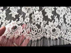 Beige Chantilly Lace - P305 (140cm)