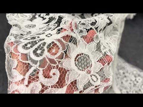 Ivory Chantilly Lace - P297