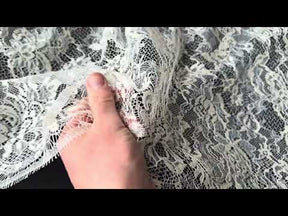 Ivory Chantilly Lace - P173N