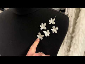Ivory 5 Petal Flowers - MM0035 (Bag of 144)