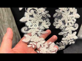 Ivory Beaded Motif - MT4017