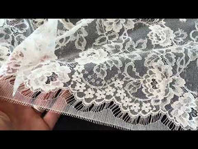 Ivory Leavers Lace - P728