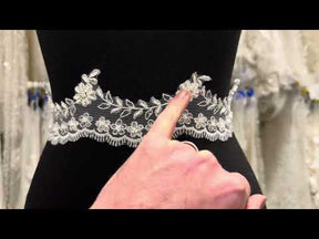 Ivory Lace Trim - T52