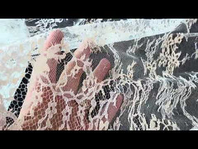 Ivory Chantilly Lace - P302