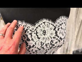 Ivory Chantilly Lace - LA4001
