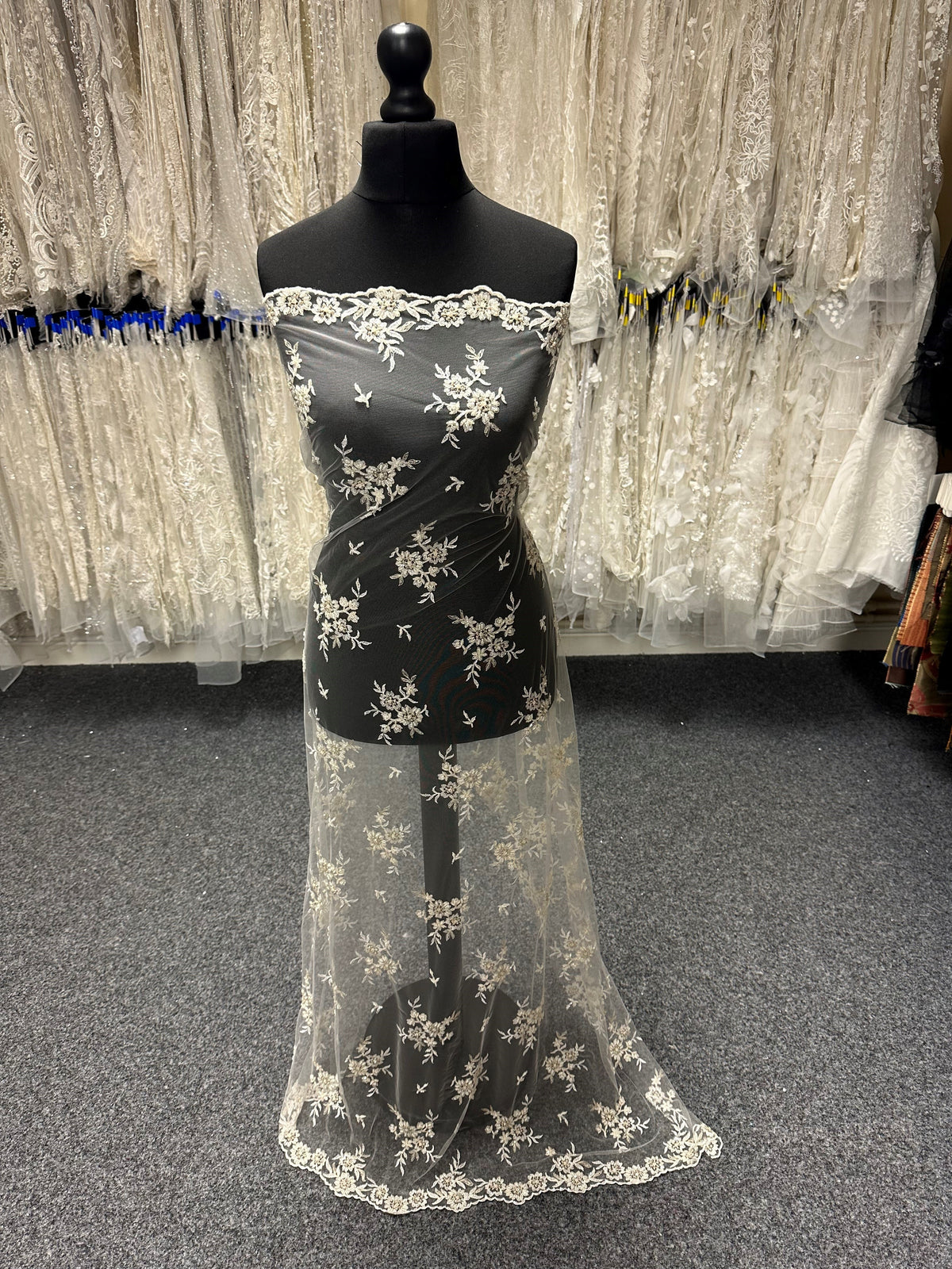 Ivory Sequinned Lace - Roxanne (CF)