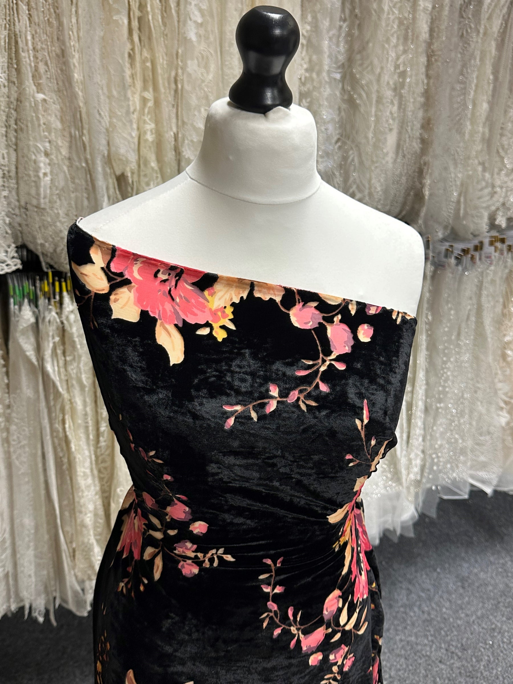 Pink on Black Velvet Burnout - Sintra 001 (CF)
