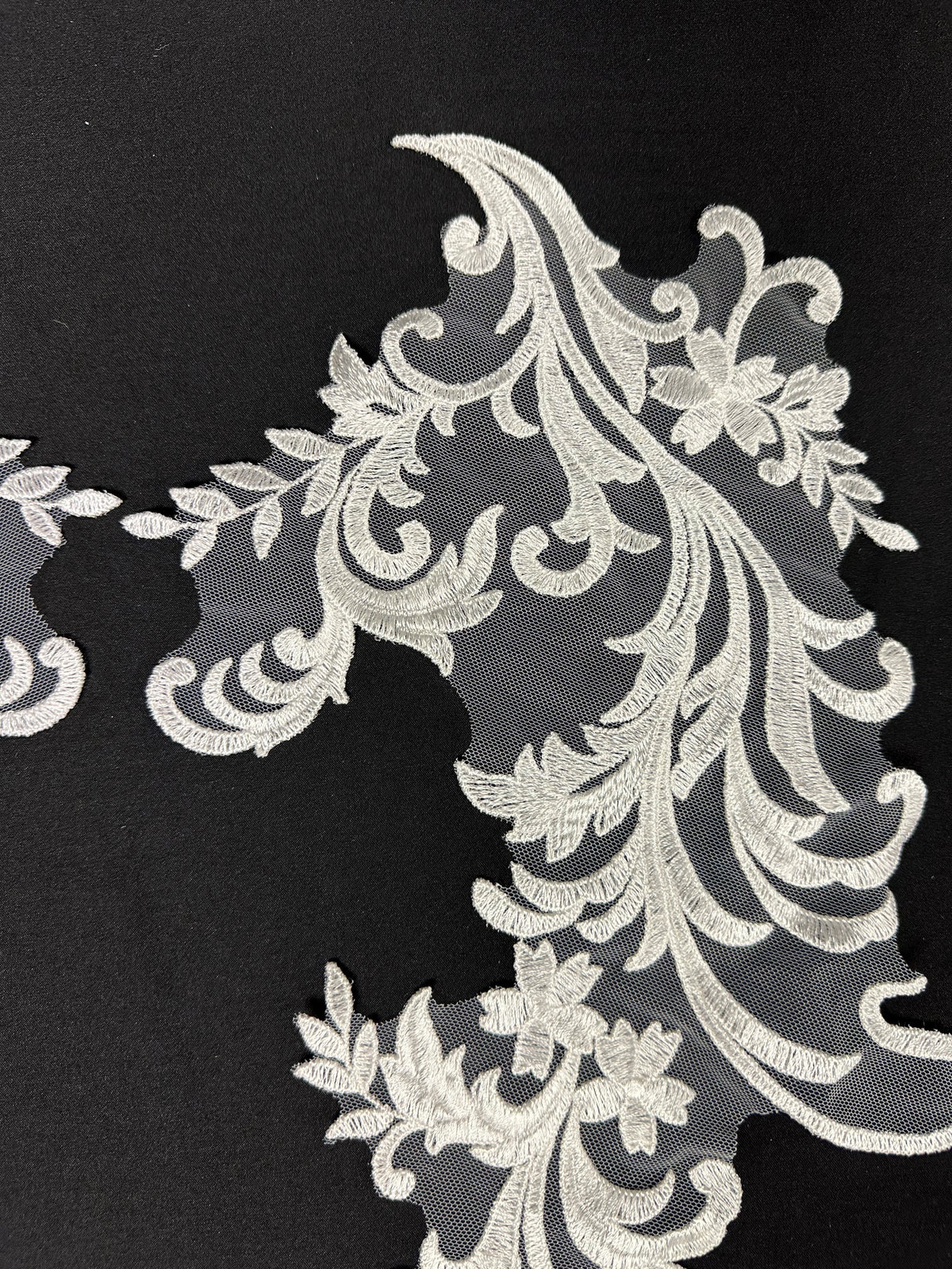 Ivory Embroidered Lace Appliques - Darkle