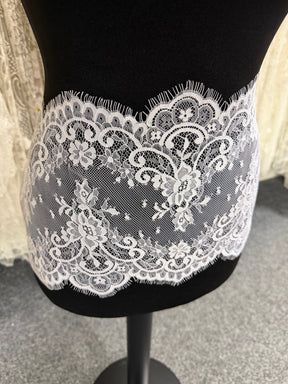 White Lace Trim - T476