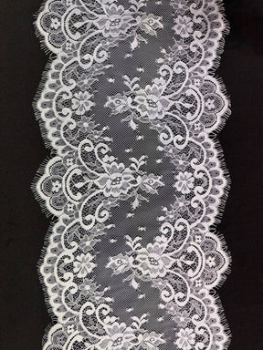 White Lace Trim - T476