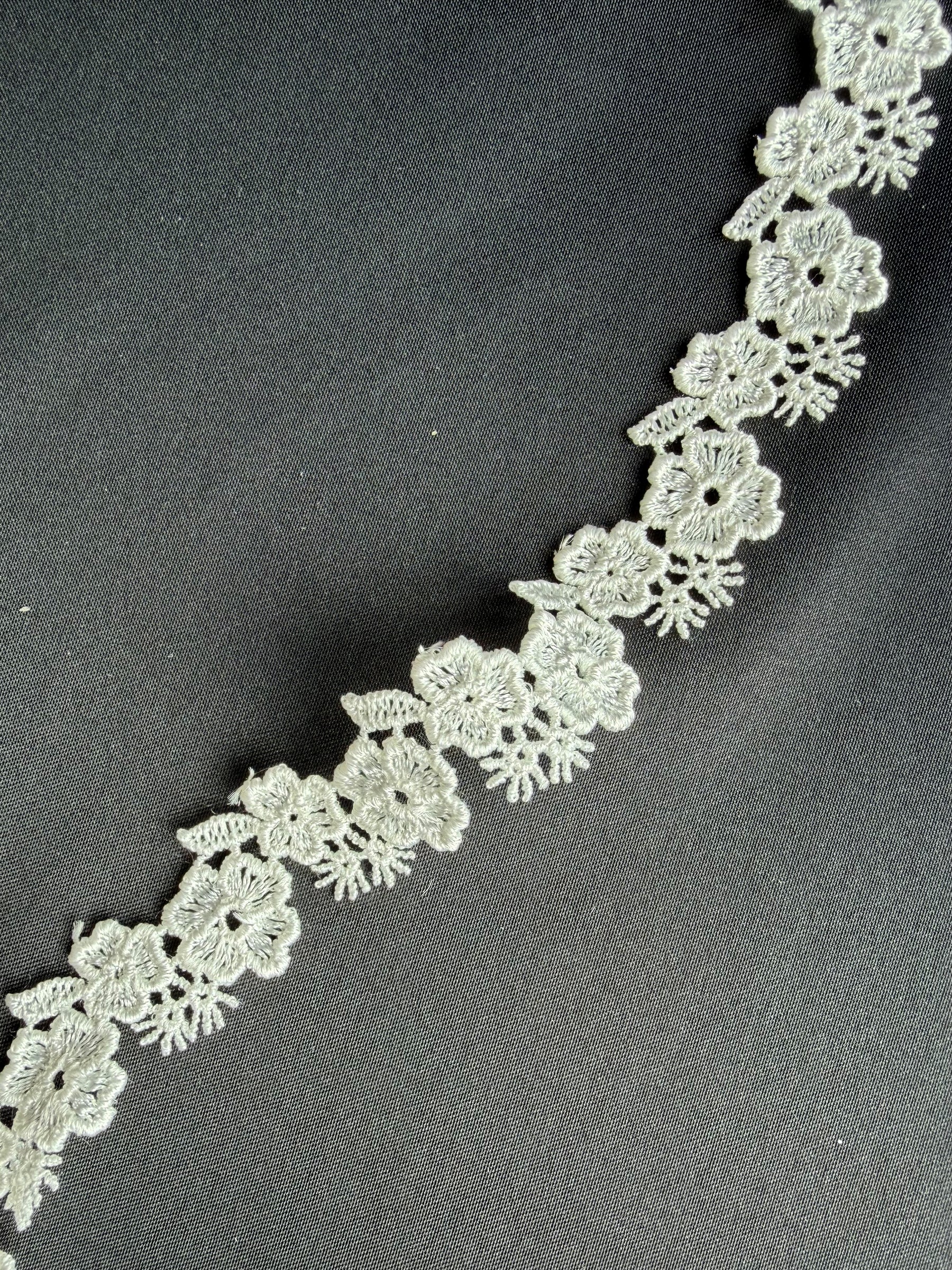 Ivory Guipure Lace Trim - T711
