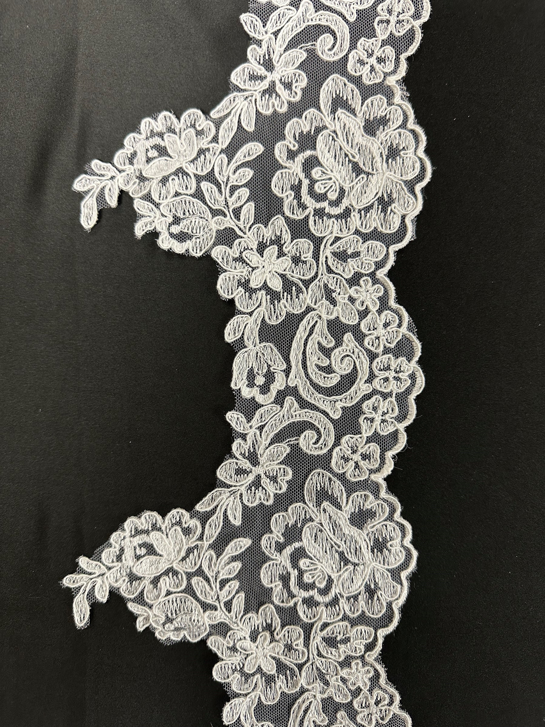 Ivory Corded Lace Trim - Niagara