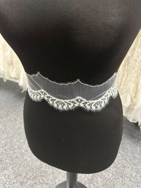 Ivory Chantilly Lace Trim - Zeppelin