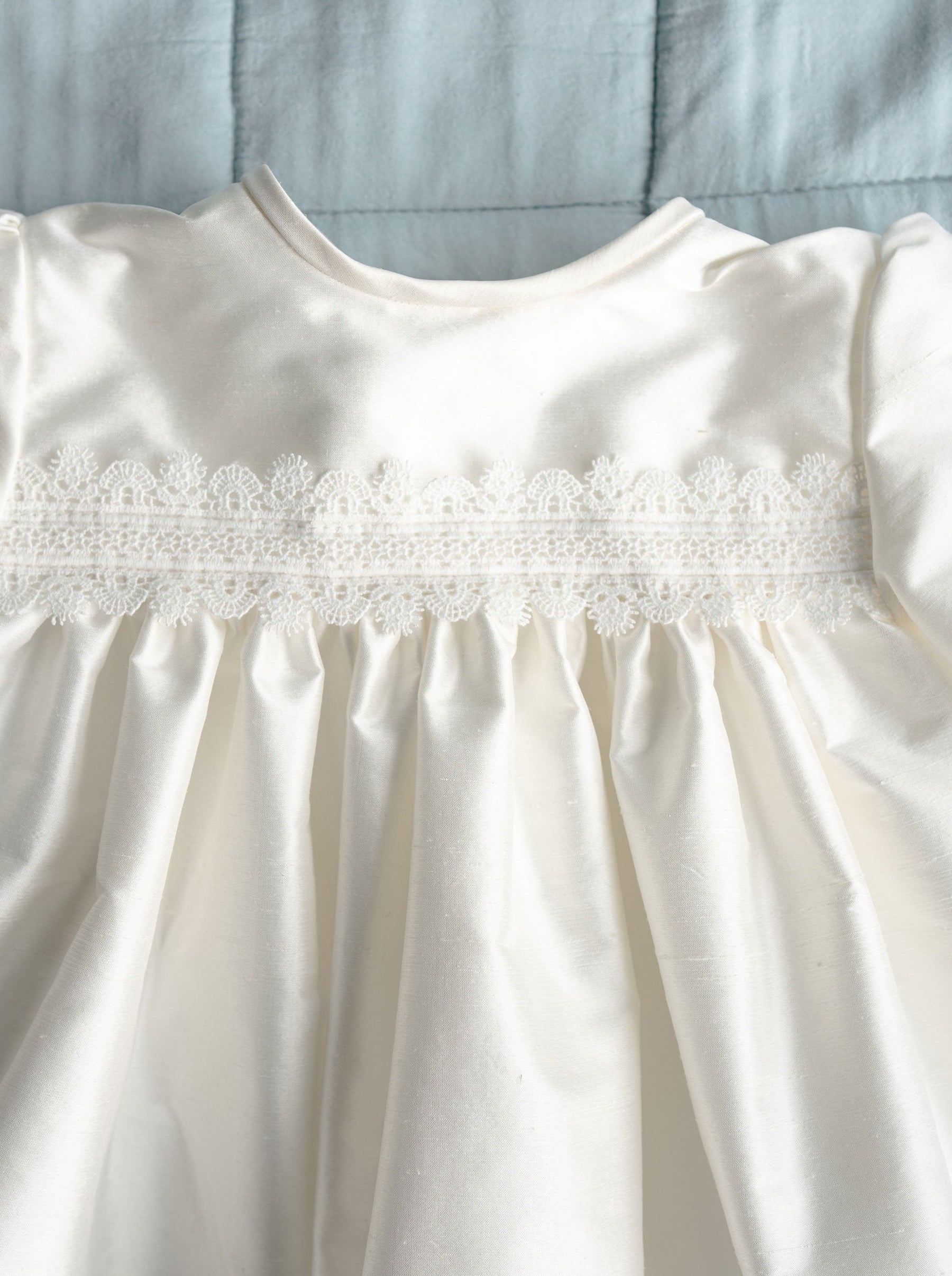 Ivory Lace Trim - Salamander