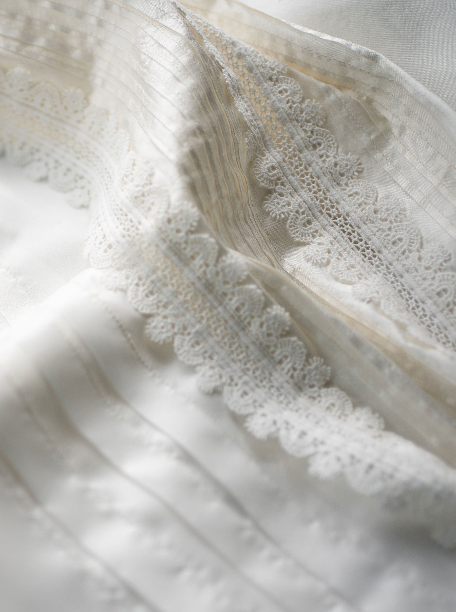 Ivory Lace Trim - Salamander