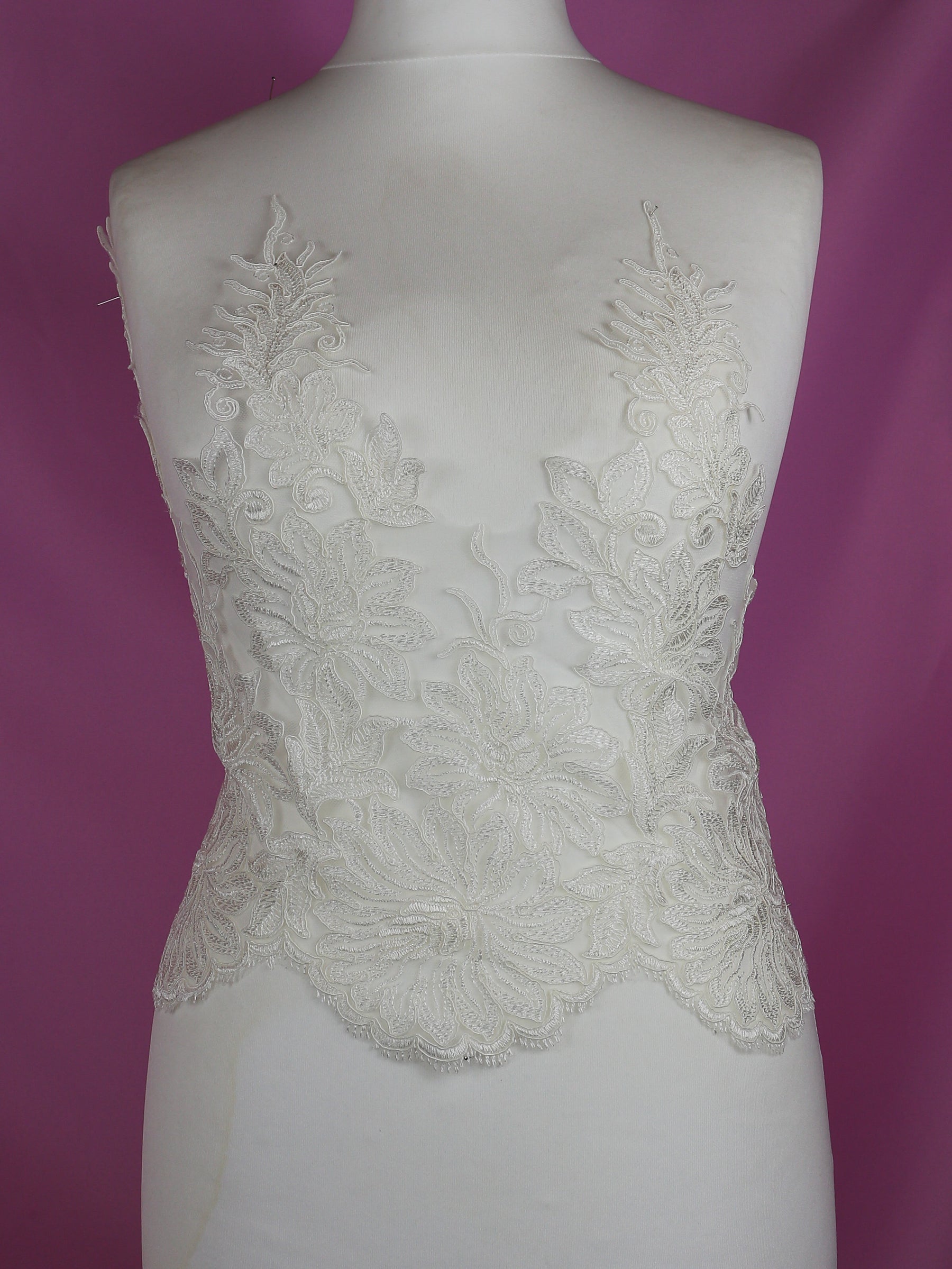 Ivory Corded Lace Trim - Connecticut