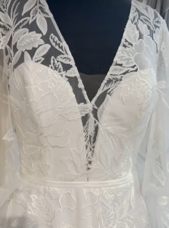 Ivory Embroidered Lace - Fortunata
