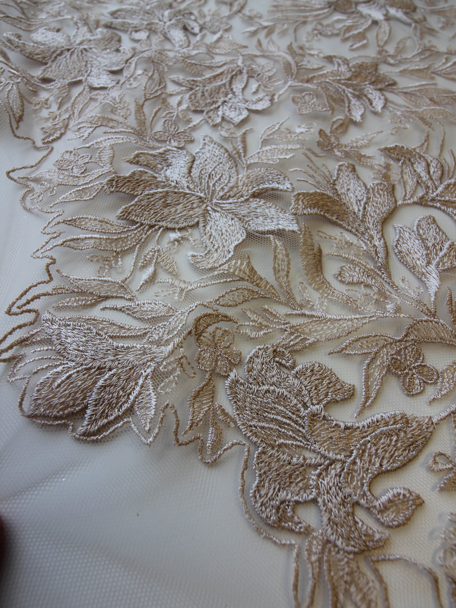 Frappé Embroidery Lace - Caskata