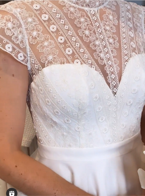 Ivory Embroidered Lace - Giovanna