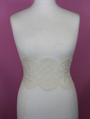 Ivory Chantilly Lace Trim - Ivanna