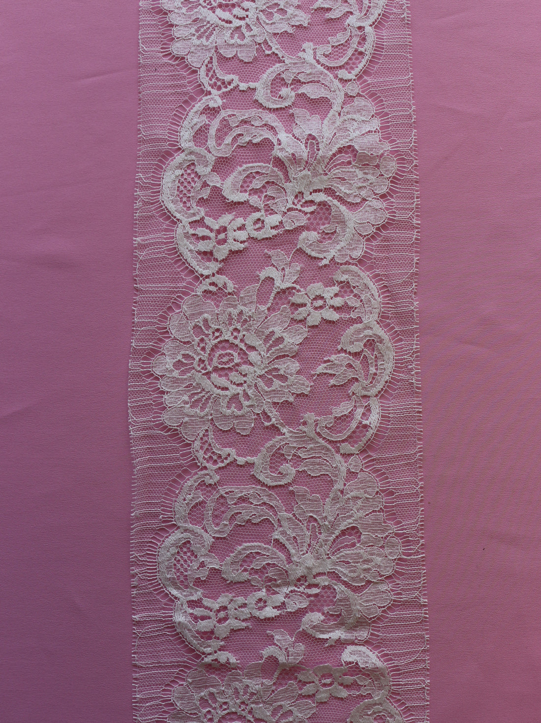 Ivory Chantilly Lace Trim Rizawana