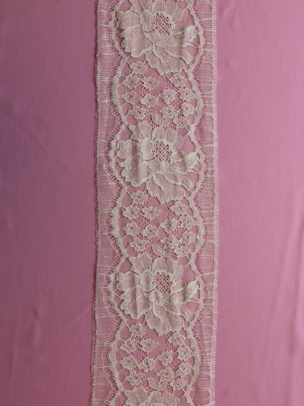 Ivory Chantilly Lace Trim - Lyra