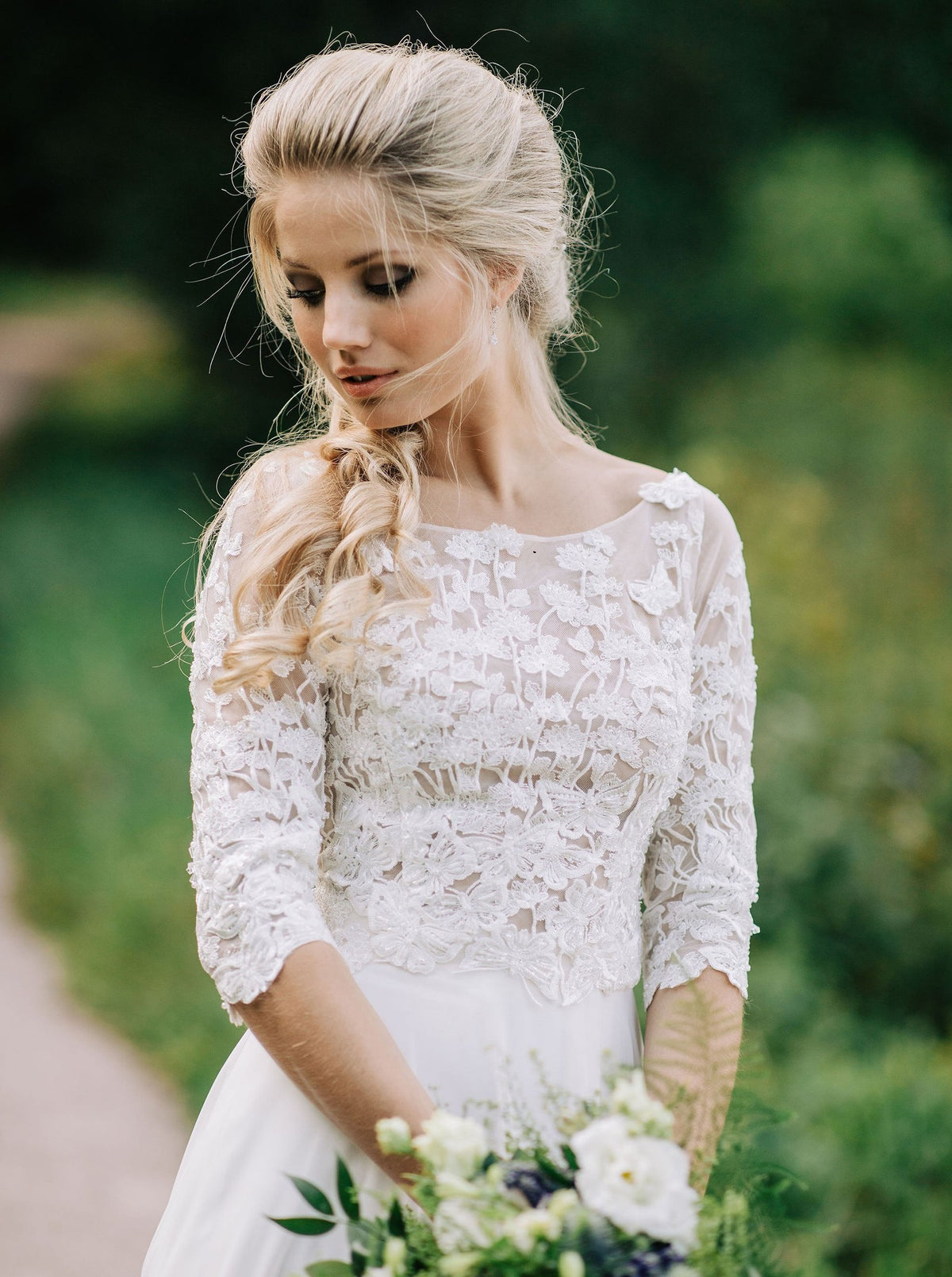 Ivory Embroidered Lace - Renée