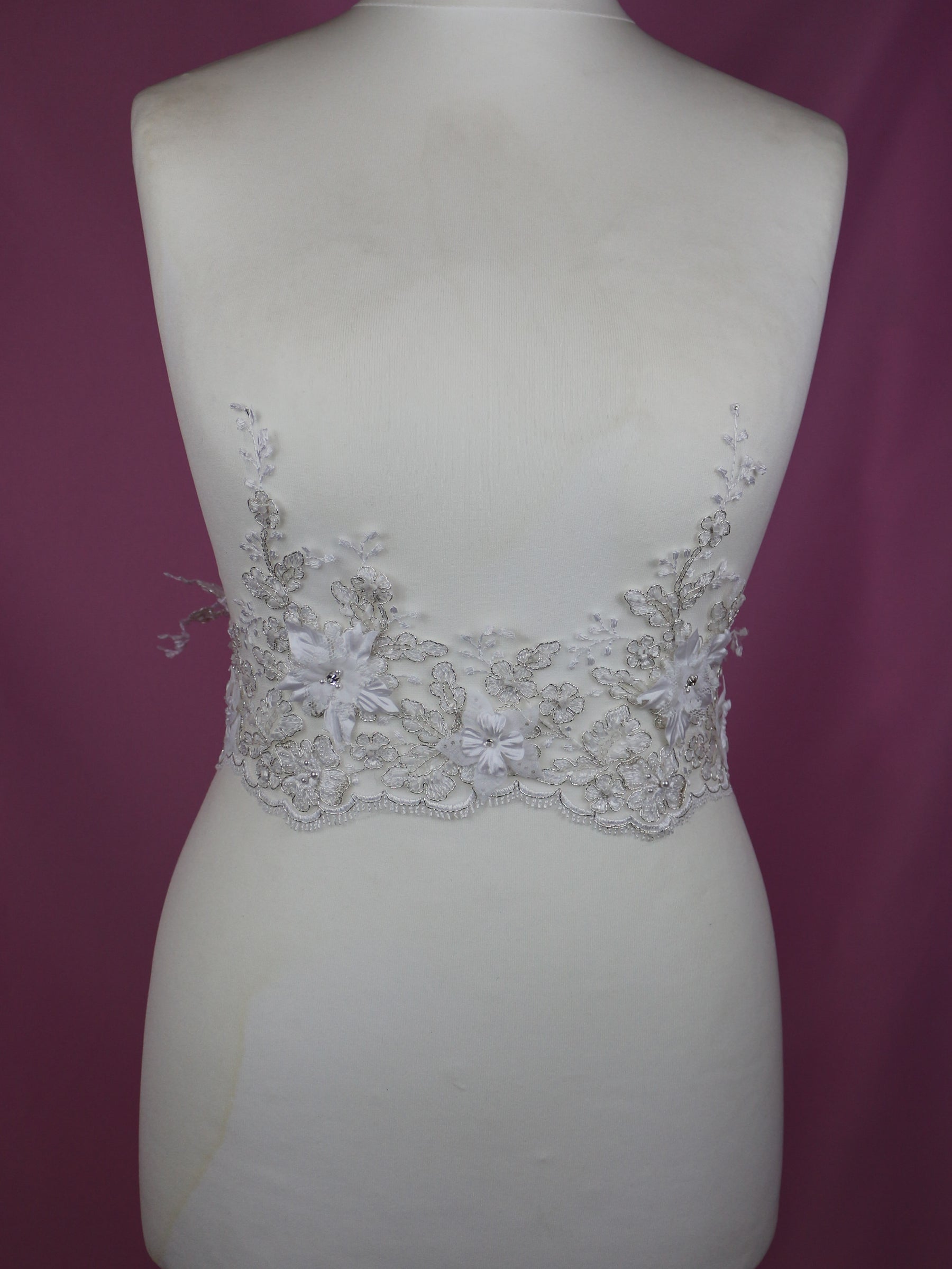 White Flower Lace Trim - Naomi