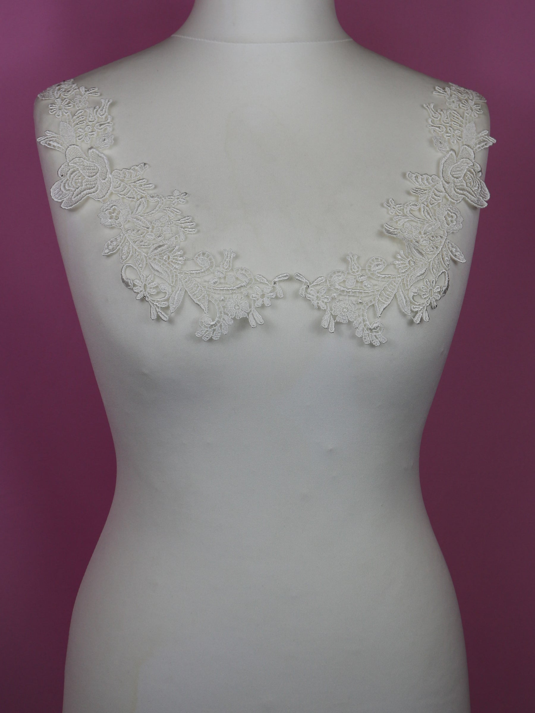 Ivory Guipure Lace Appliques - Nova