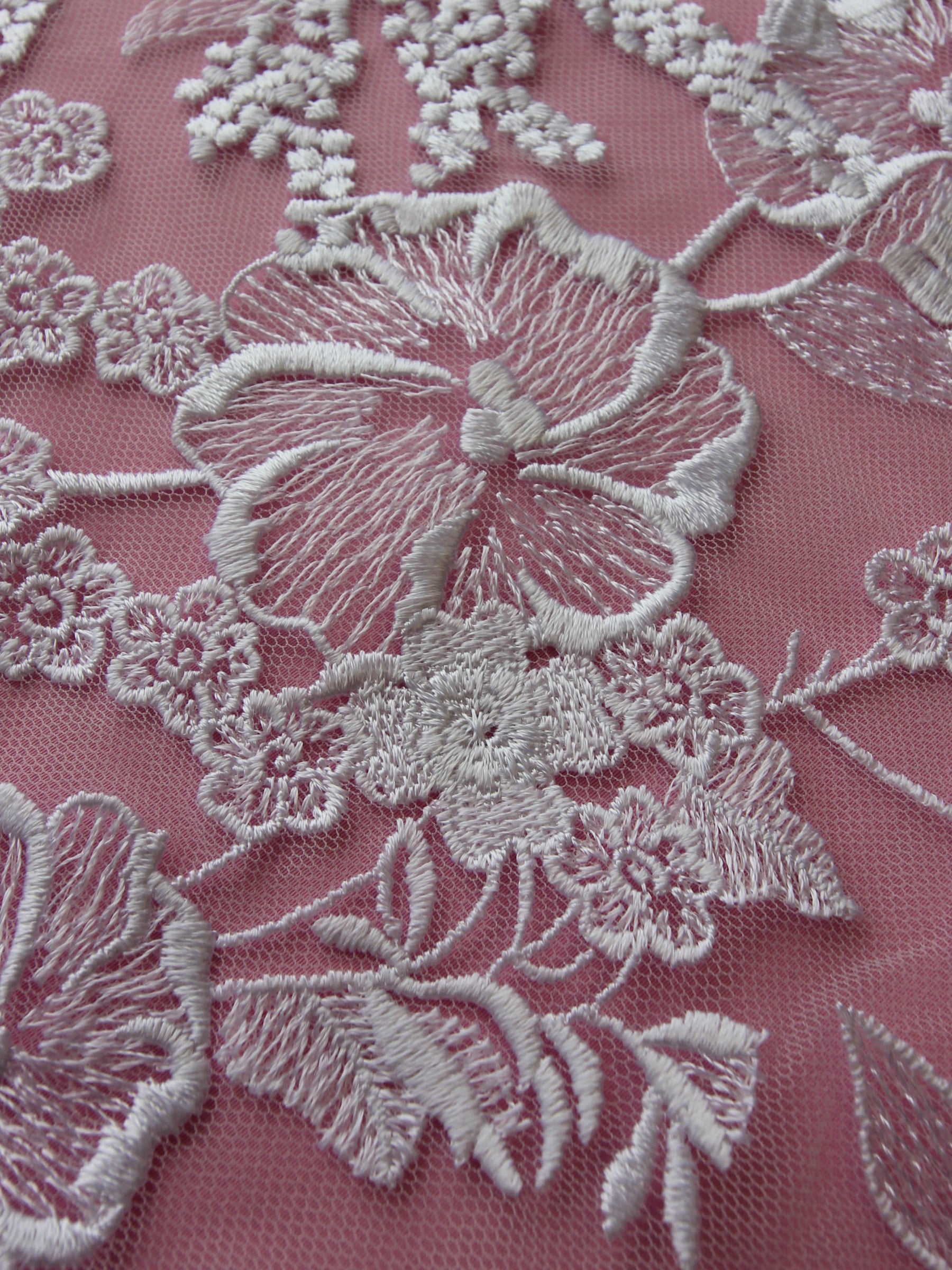 Platinum Embroidery Lace - Garbo