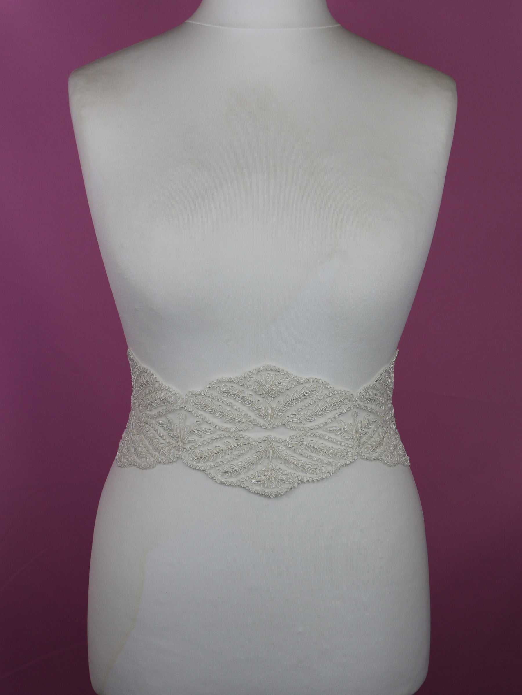 Ivory Corded Lace Trim - Vine