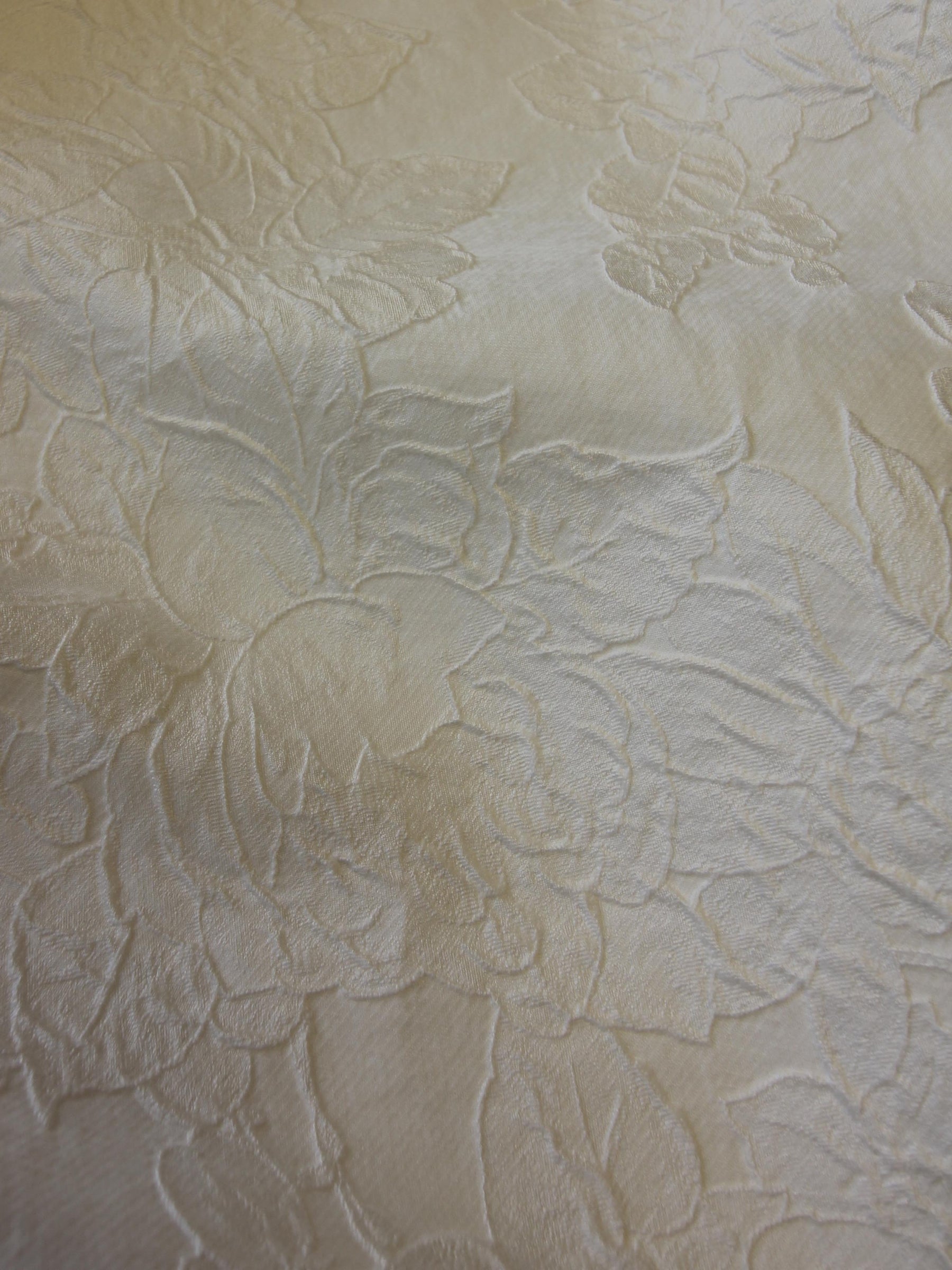 Ivory Cloqué Brocade - Vonya