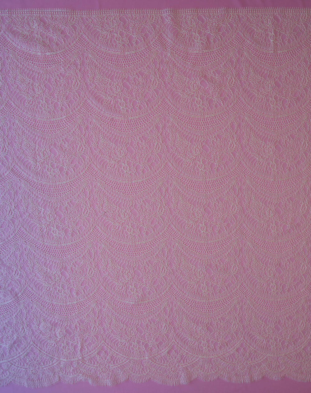 Ivory Chantilly Lace Pescaro