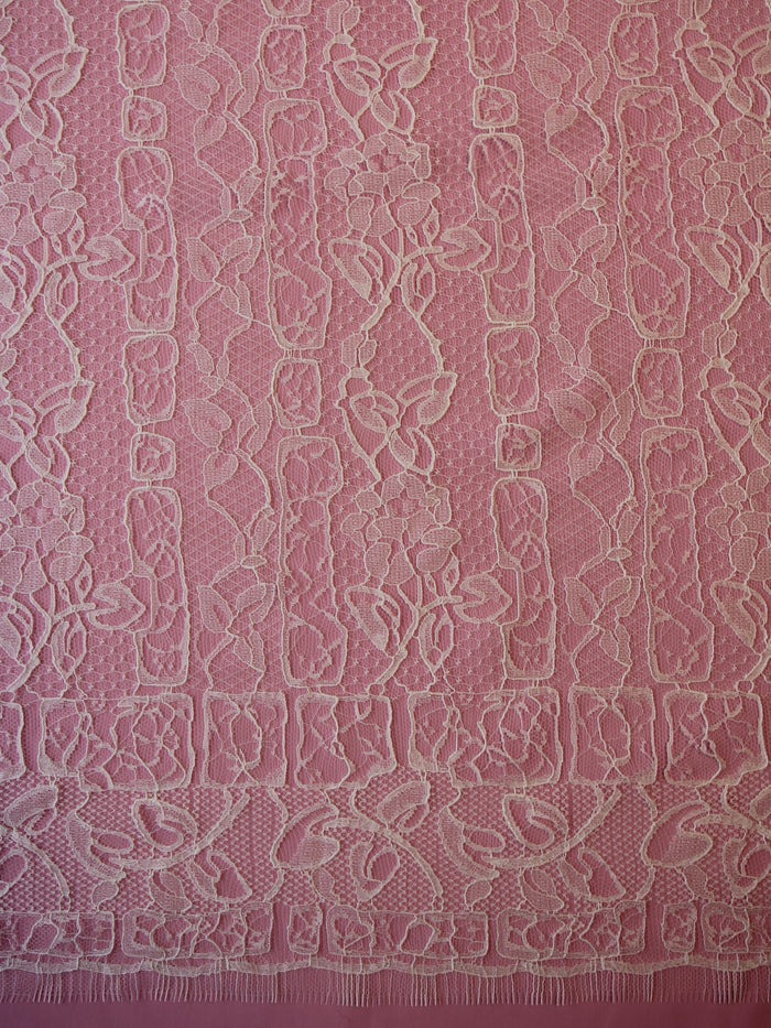 Ivory Chantilly Lace Nuance