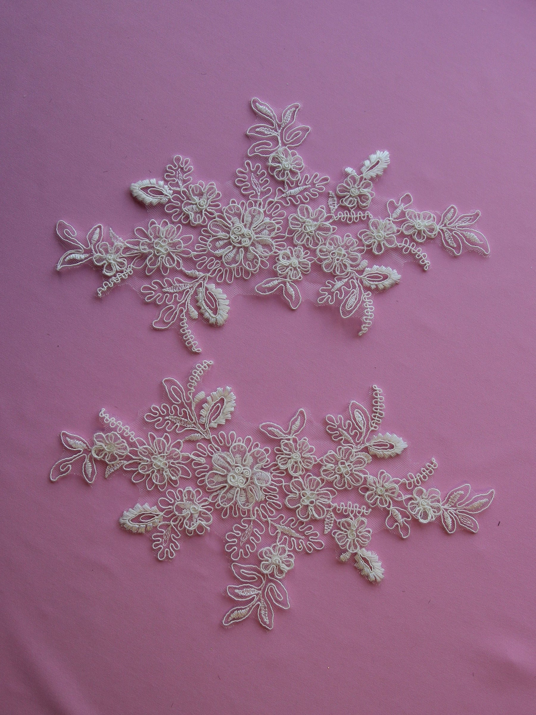 Ivory Corded Lace Appliques - Lois