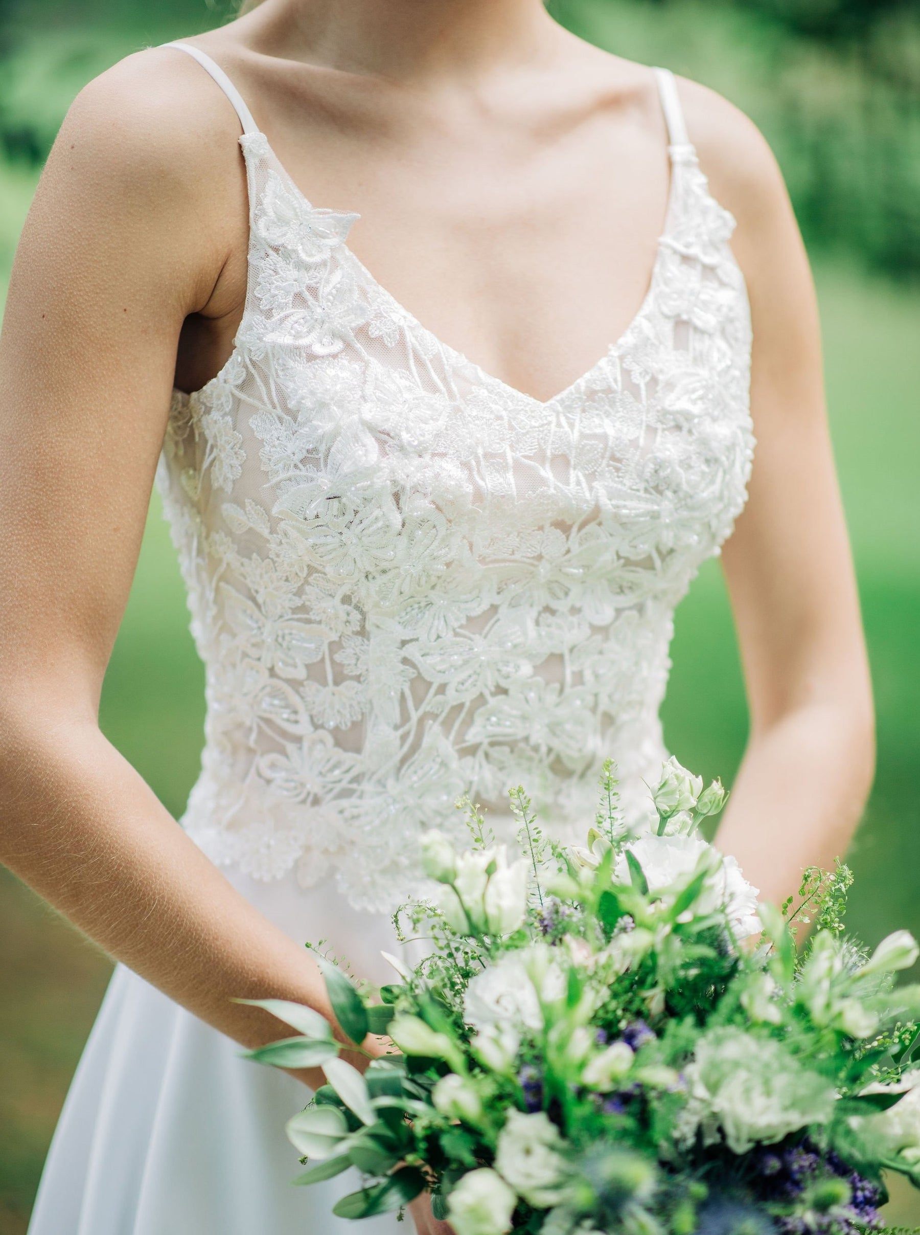 Ivory Embroidered Lace - Renée