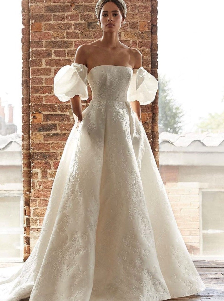 silk brocade wedding dress Does anyone know if anyone is currently making brocade fabric wedding dresses? photos for inspiration thank you in advance! : r/weddingdress